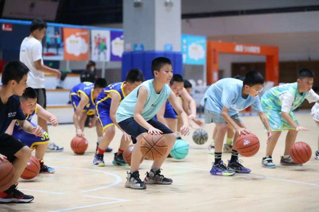 篮球集训中如何制定个人发展目标?_1